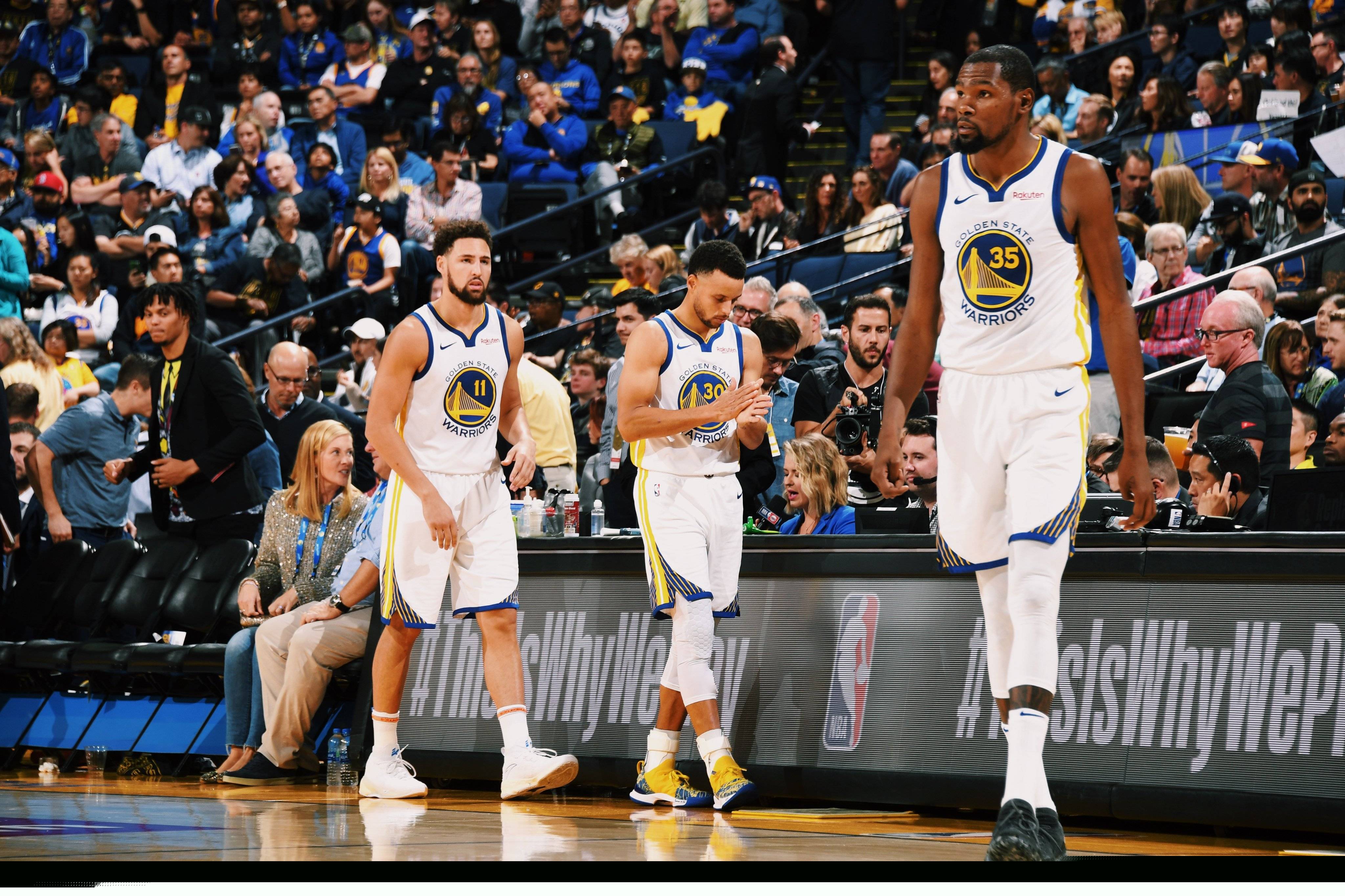 澳超前瞻：中央海岸水手状态起伏不定，墨尔本城防线严阵以待（澳超前瞻：中央海岸水手状态不稳，墨尔本城后防严阵迎战）