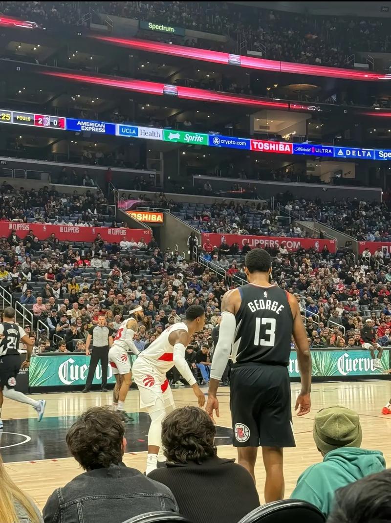 能否终结勒沃库森连续37场德甲客场不败？拜仁近8场主场全胜（主场8连胜的拜仁，能否打破勒沃库森德甲客场37场不败？）