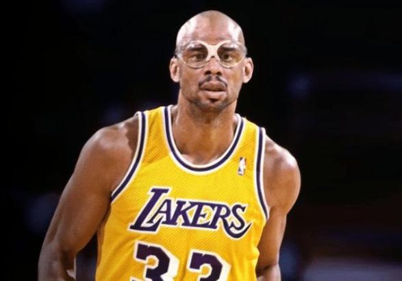 杰伦威半场打爆巴特勒，亚历山大38+3+4，雷霆拒绝22分逆转双杀勇士（杰伦威半场碾压巴特勒，亚历山大38分3板4助，雷霆顶住22分反扑完成对勇士双杀）