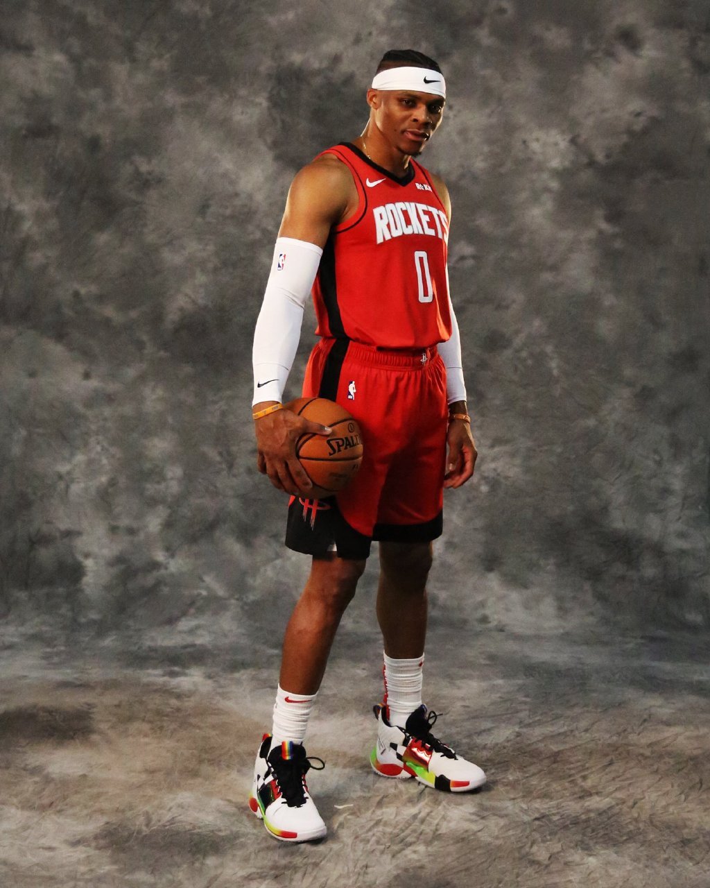 NBA球员交易动态及球队影响（NBA交易观察：球员流动与球队格局变化）