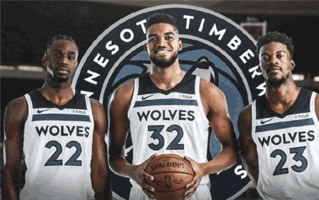 众名宿挺梅努：自家天才不受待见，要在别队曼联又会天价求购（多位名宿力挺梅努：曼联自家天才遭冷落，若在他队红魔必砸天价求购）