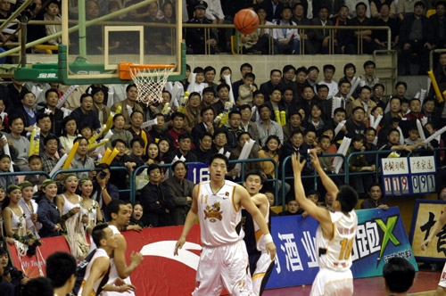 意媒：梅努是那不勒斯中场引援首选，备选方案包括弗拉泰西（意媒：那不勒斯中场补强首选梅努，弗拉泰西列入备选）