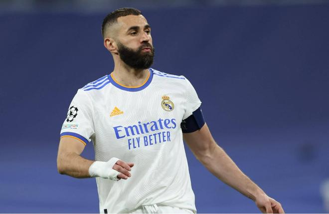 NBA：湖人遭遇惨败 浓眉受困犯规困扰（NBA：湖人惨负，浓眉深陷犯规麻烦）