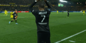 邮报：红军vs毕包前安菲尔德主看台发生误报，球迷被暂时疏散